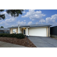 Spacious Family Home on Large Land in Established Mernda Community.